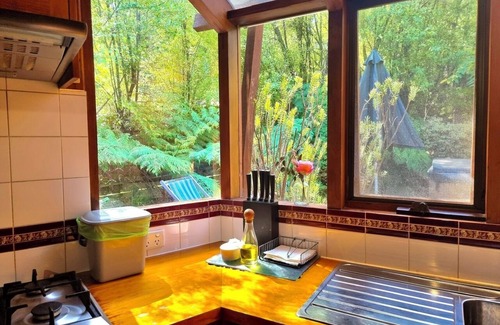 Warburton Cabaña | The Rose Cottage