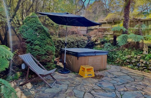 Warburton Cabaña | The Rose Cottage
