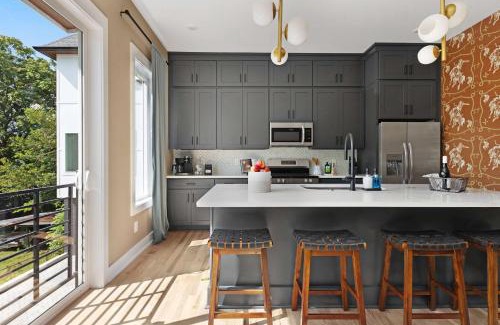 Hurwood Heights Casa | The Rosedale - Rooftop by Geodis Park