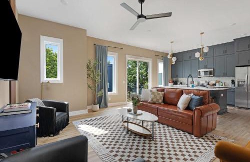 Hurwood Heights Casa | The Rosedale - Rooftop by Geodis Park