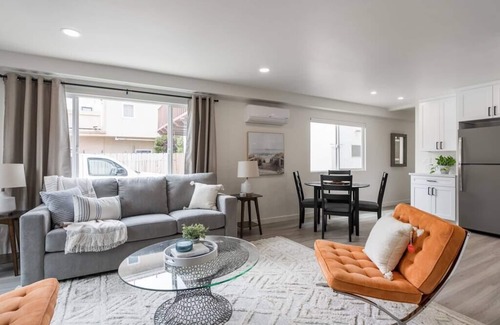 Beach Barber Tract Condominio | The Rosemont III - Upscale 2BR Near the Beach