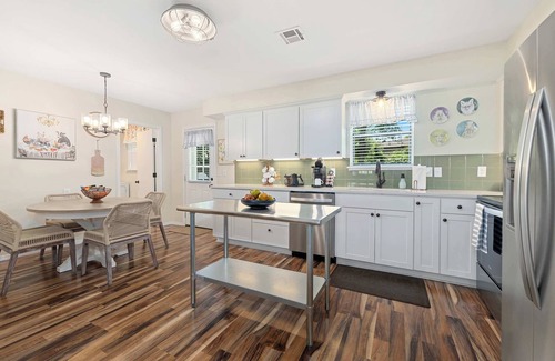 Downtown Casa | The Rover - Market District - 1m to DT Bentonville