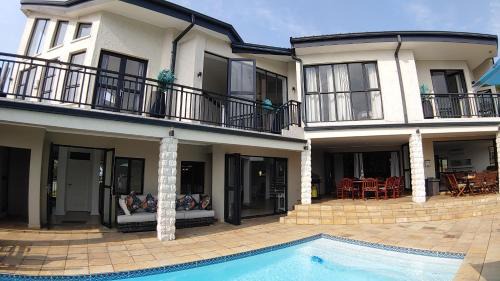 Zinkwazi Beach Casa | The Royal Familia Beach House