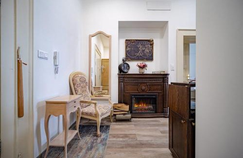 Kosice Old Town Apartamento | The Royal Hlavna Balcony Apartment Parking
