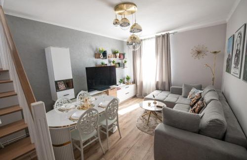 Hunedoara Apartamento | The Royal House