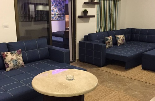 Amman Apartamento | The Royal Luxury Superior Queen cot