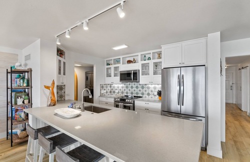 Rockport Casa | The Royal Reef - Laguna Reef 405: Spacious 2BR Bayfront Condo