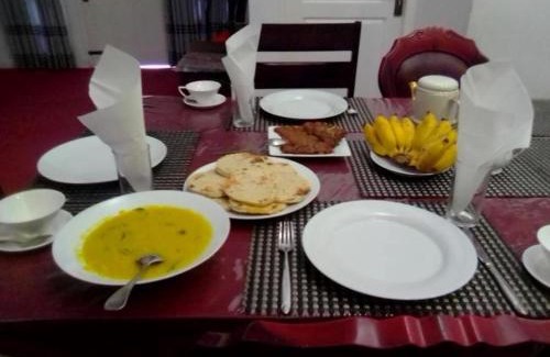 Nuwara Eliya Cama Y Desayuno | The Royal Terrace Holiday Bungalow