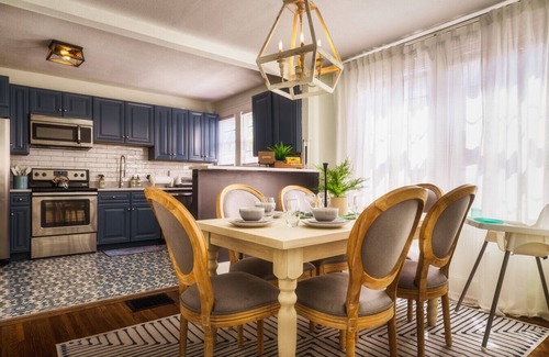 Wesley Heights Apartamento | The Royal Treatment.