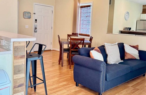 Sea Trail Apartamento | The Royal Villa at 215