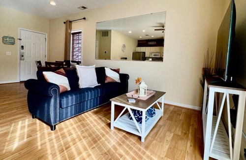 Sea Trail Apartamento | The Royal Villa at 215