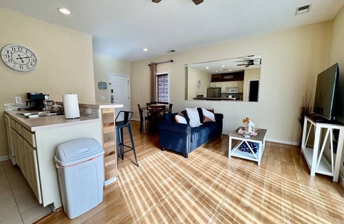 Sea Trail Apartamento | The Royal Villa at 215