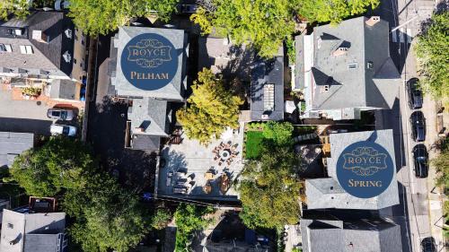 Newport Casa | The Royce on Spring - High-End Family Getaway in Newport