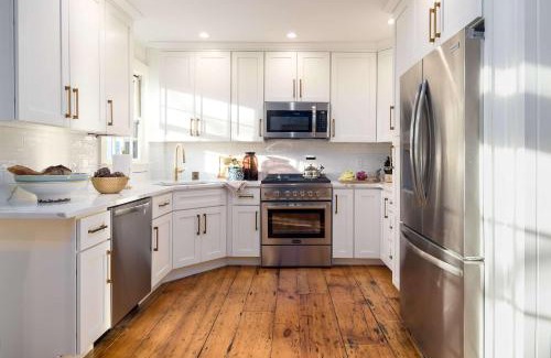 Newport Casa | The Royce on Spring - High-End Family Getaway in Newport
