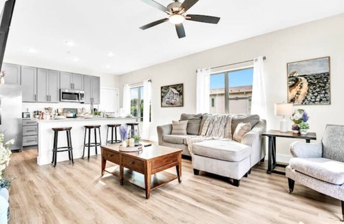 Cityplace Apartamento | The Rustic Roost King Bed Minutes to DT