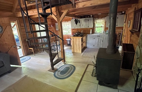Hillsgrove Cabina | The Rustic Woodzie! Hunters Dream!