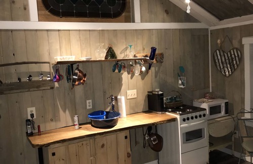 Franklin Cabina | The Rusty Nail, Shabby Chic Tiny Home / House!