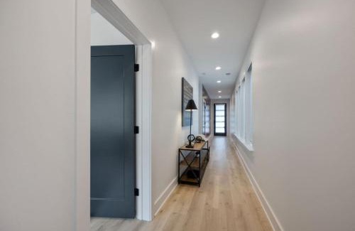 Radnor Casa | The Ryman 4 Bedroom Haven with Scenic Rooftop