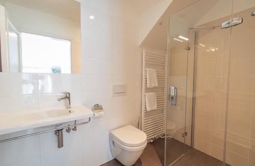 Bowmore Casa | The Saddlers House - the best price per bed