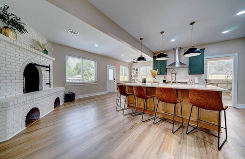 Pretty Bayou Casa | The Sage House: Luxury on the Canal w/ Pool, Jacuzzi, Private Dock, Sleeps 12