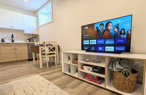 Saskatoon Casa | The Sage: modern comfort in beautiful Buena Vista