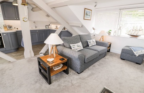 Borth-y-Gest Cabaña | The Sail Loft