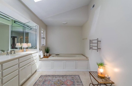 Craig Creek Casa | The Saks House