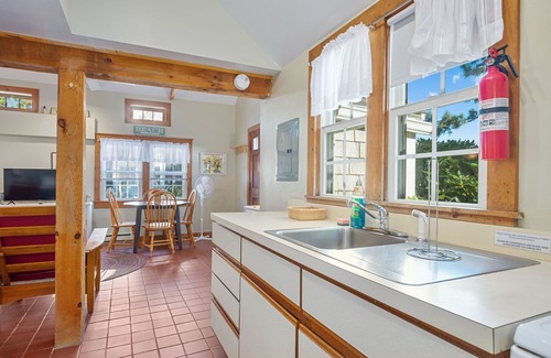 South Yarmouth Cabaña | The Salt Box – Cozy Studio Steps from Private Beach Bliss
