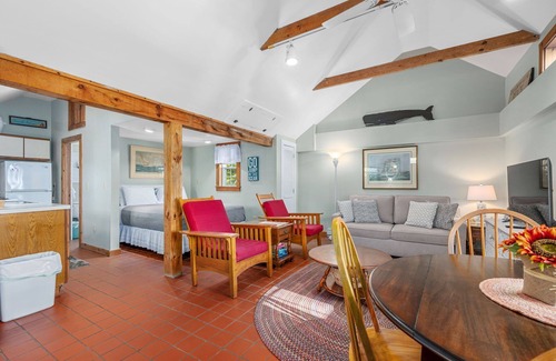 South Yarmouth Cabaña | The Salt Box – Cozy Studio Steps from Private Beach Bliss