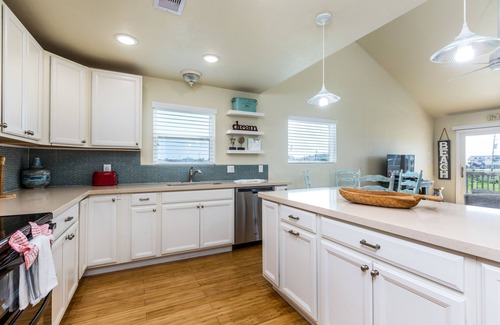 Galveston Casa | Relajante Beach House a pocos pasos de la playa con 2/1 + Loft Sleeping 7!