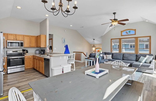 Ocean Sands Casa | The Salty Seahorses | 1,390 ft to the beach | Private Pool, Hot Tub, and Dog Friendly