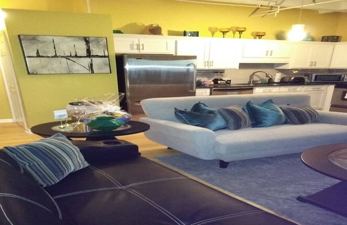 Downtown Atlanta Condominio | Las 4 C's "Calvin's Condo 4 Comfort & 4 Convenience"