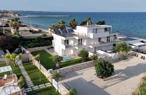Avola Villa | The San Carlo in Val di Noto - Girasole, sea ​​view, with swimming pool, parking