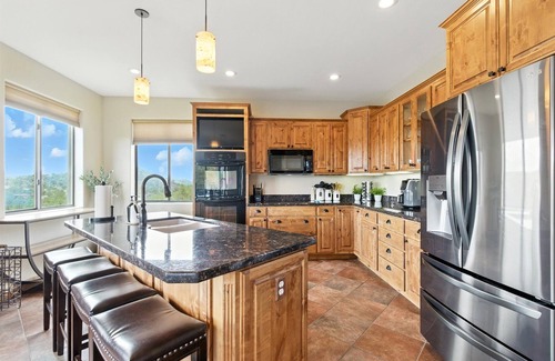 Williamson Casa | The Sanctuary at Prescott-Downtown-Hot Tub & Views