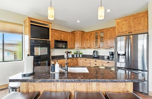 Williamson Casa | The Sanctuary at Prescott-Downtown-Hot Tub & Views