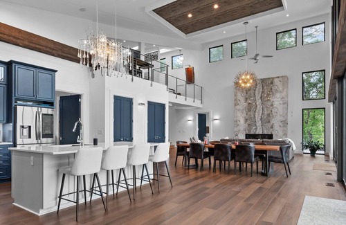 Marion Casa | The Sanctuary at Table Rock | Wide-Ranging Mountain Views | Hot Tub and Fireplace