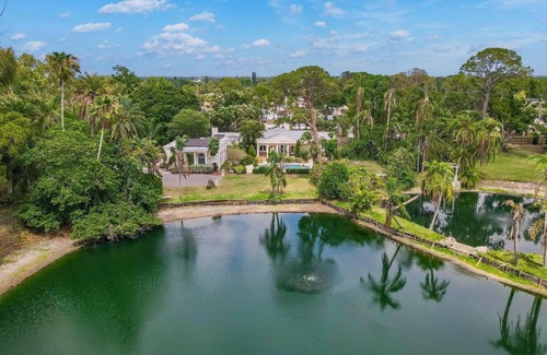 Jungle Terrace Casa | The Sanctuary Serene Pool Estate in St Pete