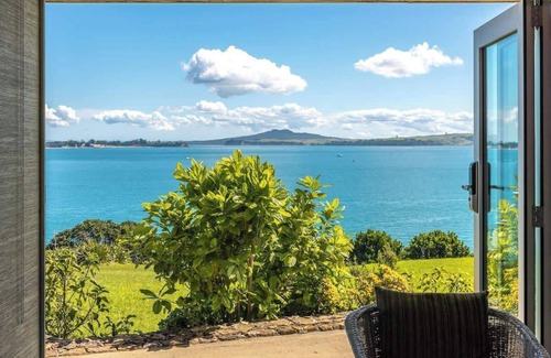 Oneroa Casa | The Sanctum - Stay Waiheke