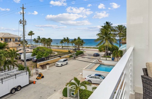 Birch Park Finger Streets Villa | The Sand Castle-4 Story/5 Patio/Heated Pool/ 20 steps to Beach Entrance LuxVilla