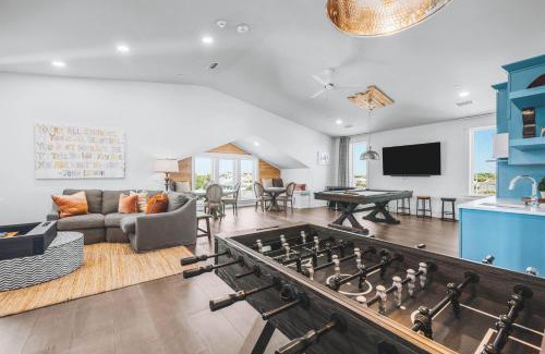 Hollywood Beach Casa | The Sand Castle by 30A Escapes