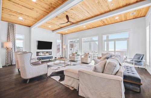 Hollywood Beach Casa | The Sand Castle by 30A Escapes