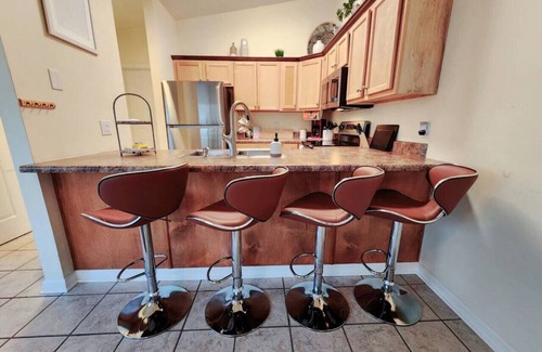 Biltmore Beach Casa | The Sand Dollar King Bed 6 Min Walk to Beach!