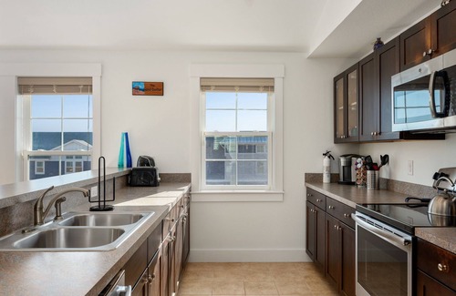 Kill Devil Hills Condominio | The Sand Dollar: Oceanfront Condo, Community Pool, Great Ocean Views!