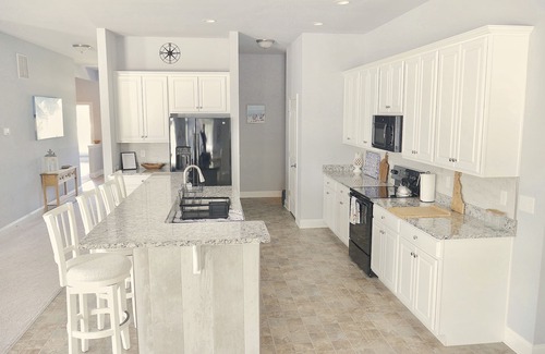 Lewes Casa | The Sand Dune! 5 Min. To Lewes Beach, Private Pool & Game Room