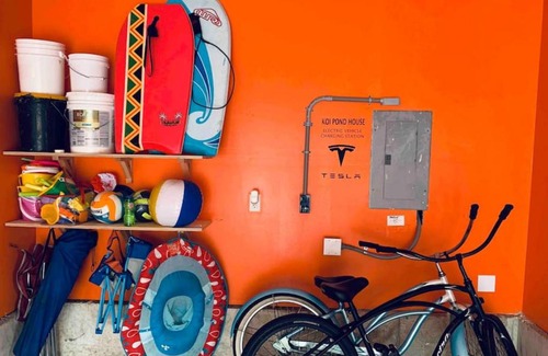 Olivia Beach Casa | The Sand Jamm beach house with ARCADE and HOT TUB