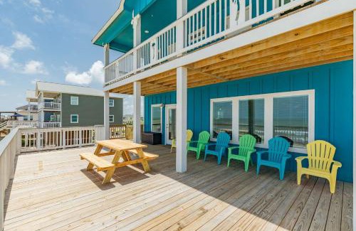 Surfside Beach Casa | The Sandcastle - Beachfront Home - Family Friendly
