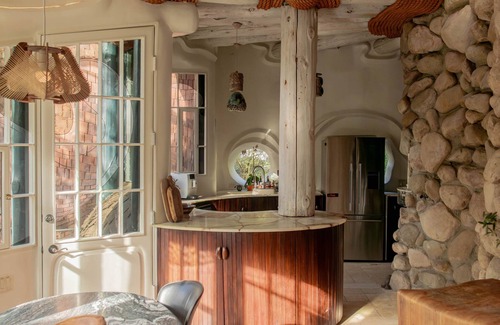 Mission Canyon Casa | The Santa Barbara Whale House