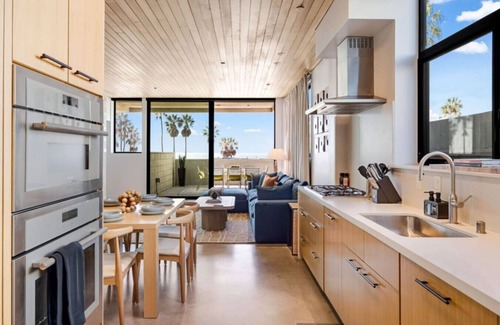 Los Angeles County Casa | The Santa Monica Sunset - 5,000 sq ft of beachfront luxury