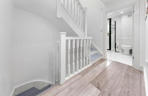 Watford Apartamento | The Sapphire Retreat! 5 Mins to Harry Potter World!