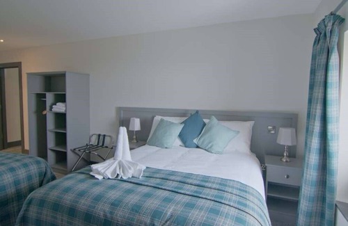 Woodstown Casa | The Saratoga Bar & Rooms